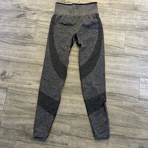 PINK seamless black and grey high waisted leggings